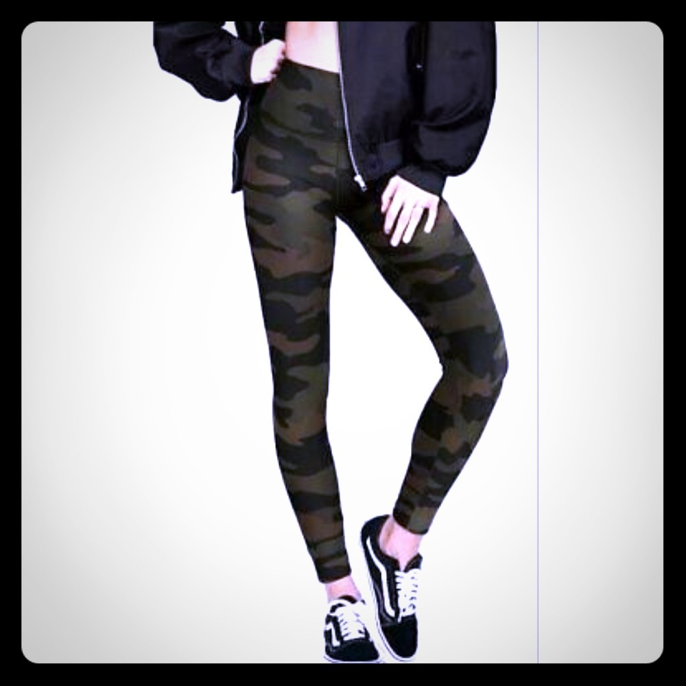VS Pink Camo Leggings